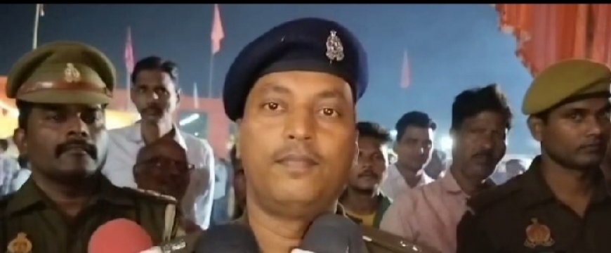 Ballia News: कबाड़ी दुकान में लगी आग, 50 हजार का सामान राख